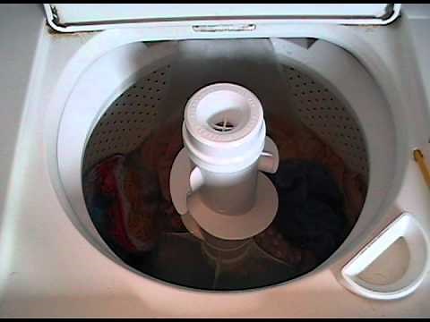 1990 Whirlpool Washing Machine: Towels.