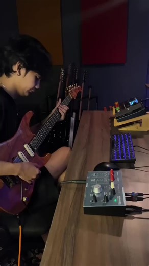 Mastering the Maniac Guitar Solo Techniques