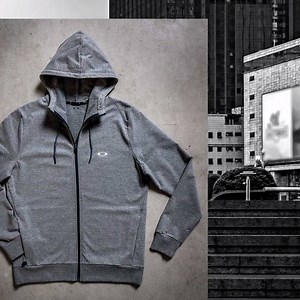 24K views · 251 reactions | What “winter weight”? Train through the season in the Icon Full-Zip Fleece Hoodie from the Training Gift Guide. oak.ly/2AJbHlj | Oakley | Facebook