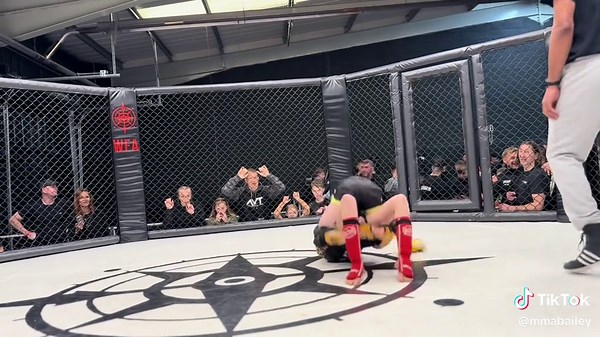 First match from the weekend. Ran out of time in both rounds to finish the arm bar but was both good rounds. Thanks to Elsie for the fight in this one 🫶