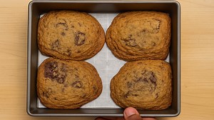 How to make soft and chewy chocolate chunk cookies