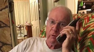 Man uses Donald Duck voice on telemarketer