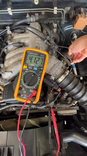 Tim O’Connor on Instagram: "Here’s how I checked the functionality of the TPS on the vg30e engine in my Pathfinder with my new @gearwrenchnz automotive multimeter. This multimeter also has a dwell angle meter and a temperature probe and an RPM meter that i’m going to find really useful on future diagnostic jobs!"