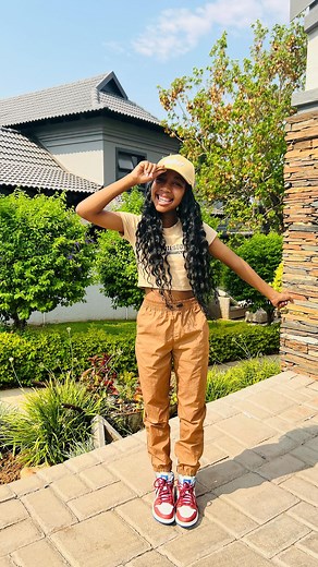 zaza on Instagram: "Just a little sum before we go back to school!!😉🫶🏽 I hope u enjoyed ur holidays 💃🏽🎉 #dance #explorepage #reels #viral #amapiano #amapianosnextsuperstar #mnike #trending #dancer"