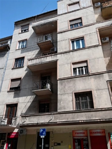 Kiadó kis lakás erkéllyel a Tátra utcában! #ingatlan #ingatlanos #ingatlaniroda #ingatlanügynök #realtor #realestateinvesting #realestate #property #propertymagagement #propertyinvestment #kiadolakasbudapest #rent #eladó #sell #budapest #budapesthungary #pest #duna #fyp #fbreelsvideo #fbreels #centre #city #citycentre