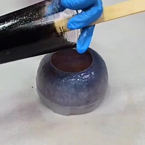 83K views · 1.1K reactions | This resin bowl is so simple and sooooooo pretty! I love this chameleon powder from This Little Piggy | Mixed Media Girl | Facebook