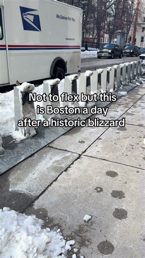 Thank you to all the people who work nonstop to keep the city operable! ❄️💙🪏🚜 #fyp #noreaster #boston #snowstorm #snowstorm @Boston Mayor Michelle Wu