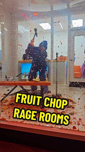 Slice, dice, and let the juice fly! Stress never tasted so sweet. 🍊🔪 Book your HQ Rage Room experience today! #lasvegas #vegas #fun #rageroom #tourism #fruit #fruitninja #HQ