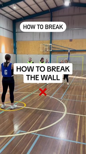 Try @netfitsarah trick how to break a defensive wall on a centre pass. When you feel like you can’t get out to receive the centre pass… try this. Sarah breaks it down for members and gives a thorough tutorial on the NETFIT App. Head to Feature Folder > Set Plays. Link in bio. Hope you enjoy this one 🔥 #netball #inseason #asknetfitsarah #netballcoach #netfitnetball #fyp