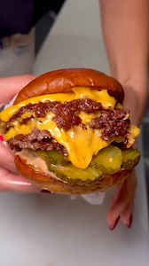364K views · 2.2K reactions | Smash Burger  Ça donne trop envie !! #burger #food #fastfood | FastGoodCuisine | Facebook