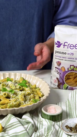 Who says indulgence can’t be guilt-free? Dive into this dreamy gluten free pasta with a creamy cashew sauce and fresh basil! 💛🌱 Here's how you can make it at home: 75g cashew nuts 200ml water 3 garlic cloves 200g FREEE Pasta 30g fresh basil 1 lemon 3 tbsp olive oil salt and pepper Method: Measure the cashew nuts and water into a saucepan, peel and add the garlic, cover and simmer gently for 10 minutes. Remove from the heat and leave to cool. Three-quarter fill a large 2lt saucepan with water,