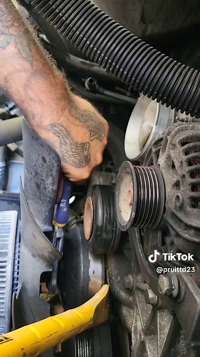 How To Remove Chevy Fan Clutch Assembly Without Special Tools #howto #diy #chevy