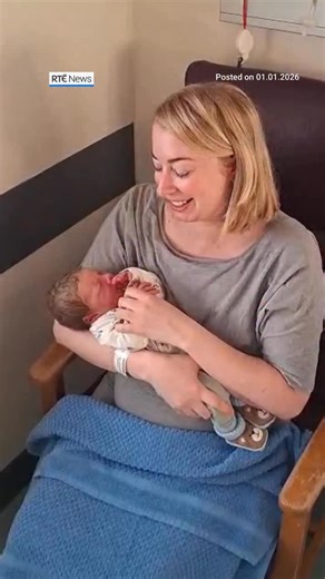 ❤️Baby Elliott is Ireland’s first baby of the New Year. He arrived at 35 seconds past midnight at the Rotunda Hospital, weighing 8lb 1oz, to parents Rachel and Adam Deak, from Rathnew, Co Wicklow. 📲Link in bio for more #ireland #baby #newyear | RTÉ News