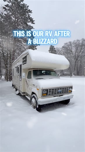 RV Goes Through Extreme Snowstorm