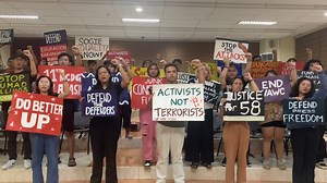 WATCH: Amplifying their calls to defend press freedom, University of the Philippines (UP) student publications held a symbolic protest on the last day of the UP Solidaridad Congress, August 16. Student publications, together with the UP student councils, were intimidated by the PNP yesterday morning after the latter intercepted them en route to Freedom Park to supposedly conduct a peaceful mobilization. College Editor Guild of the Philippines (CEGP) spokesperson Brell Lacerna, Student Regent nom