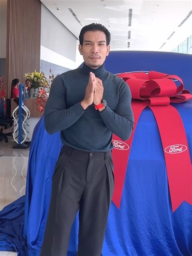 ទីបំផុតបងប្រុស Ley Thaichan បានសំរេចក្តីស្រមៃហើយ! សូមអបអរសាទរសមាជិកថ្មីបង👏👏👏 Ford Ranger Raptor ជាកំពូលភីកអាប់ដែលជះរាងសង្ហាគ្រប់កាលៈទេសៈ។ ➡️ ទិញលុយសុទ្ធក៏បាន បង់រំលស់ក៏បាន ➡️ លក្ខខណ្ឌផ្សេងៗត្រូវបានអនុវត្ត 📞 ទំនាក់ទំនងផ្នែកលក់: 078 333 748 | 016 333 785 📥 Join Telegram: https://t.me/FordCambodia