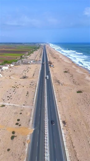 Drive along the road between the blue ocean and the green farmlands. Let the unhindered breeze of the Madhavpur Beach and its waves yearning to touch your feet raise your spirits. 📍 Madhavpur Beach, Porbandar Mulubhai Bera 📽️ @meetthummar.g #gujarattorusim #GorgeousGujarat #beachesofgujarat #madhavpurbeach #visitindia #visitgujarat #experiancegujarat #ExploreGujarat #dekhoapnadesh #indianbeach | Gujarat Tourism