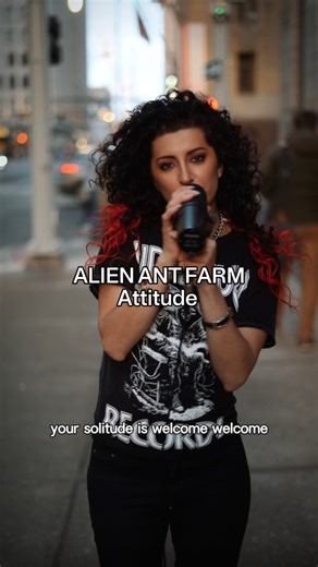 Izzy T on Instagram: "@alienantfarmofficial - Bad Attitude with the Izzy T sauce 💅 🇬🇧 Using @joeysturgistones ‘Howard Benson Vocals Bundle’ plug in #alienantfarm #izzyt #rock #alt"