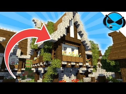 Minecraft | Building a Simple Medieval House In a Town