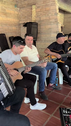 Videos de Arturo Castro (@arturocasstro18) con “sonido original - Arturo Castro”