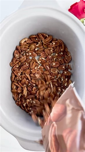 These Chocolate Pecan Clusters with Caramel are absolutely irresistible! #chocolate #slowcookerrecipes #fooddolls | Food Dolls