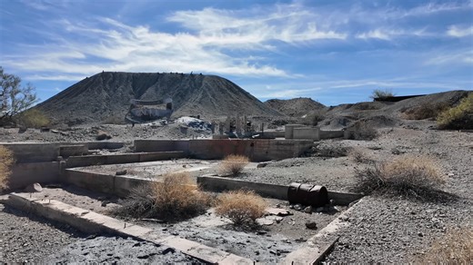 Walking through the ruins of Swansea