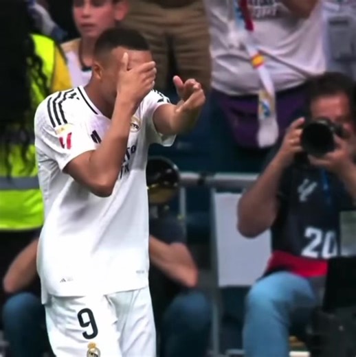 Kylian Mbappé Highlights and Skills Compilation