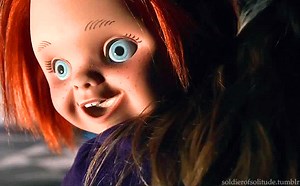 Boneco assassino aterroriza família em “A Maldição de Chucky” | XisTudoCult