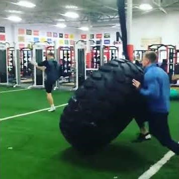 JJ Watt lifting 1000 pound tire 30 times