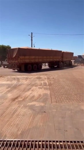 VOLVO EDC engatado no 9 eixos