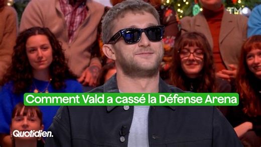 Le rappeur Vald a créé la surprise en dévoilant son nouvel album "Magnificat" lors d'un concert événement à la Paris La Défense Arena devant 40 000 personnes. Il explique pourquoi cet album marque un virage radical : joyeux, pop et varié, il tranche avec ses précédents projets plus sombres. Vald évoque son amour du chant, son featuring unique avec Georges Brassens, et son rapport à l'amour et à la paternité. Il partage également sa vision de la politique et révèle pourquoi il porte toujours ses 