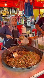 553K views · 7.1K reactions | Mee Goreng Kuali Besar | Gemor Jalan | Facebook