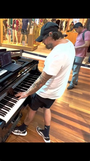The Offspring - The Kids Aren't Alright - Piano Cover #music #piano #pianocover #public #theoffspring #thekidsarentalright #csnpiano | Gabrielerossi_piano