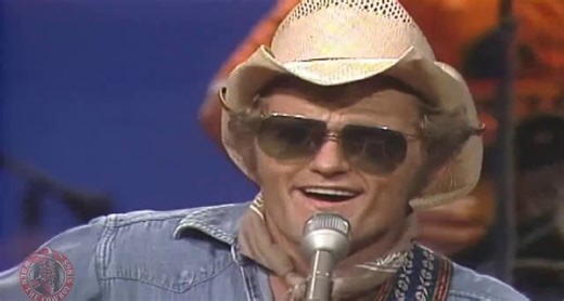 The Midland East Bound and Down Tribute versus Jerry Reed’s Performance (Videos)