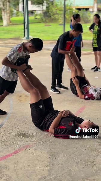 Strength, conditioning, defend #fypgakni #handballmalaysia #handballculture🇲🇾 #handball #kotamalaya🏬 #handballtraining #foryoup