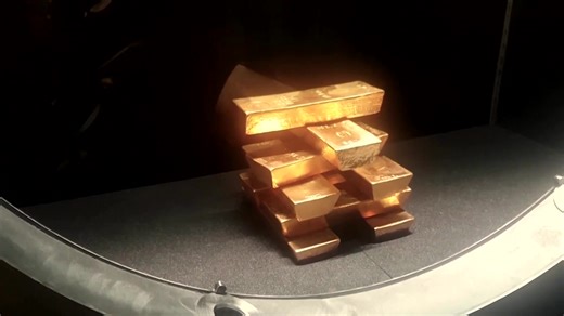 Gold extended its historic rally to break above $4,000 an ounce for the first time, as investors piled into the safe haven to seek cover from mounting geopolitical uncertainty while betting on more US interest rate cuts https://reut.rs/4pZmOAd | Reuters