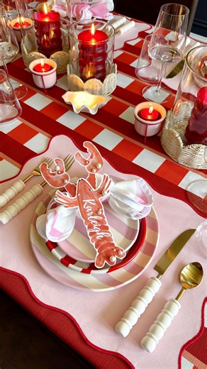 Laura Ritchie on Instagram: "FUN WITH FOOD. We love a silly little moment and these lobster placecards were quite literally the entire inspiration behind this tablescape design. What’s even more silly is if you could hear the actual kiki going on over this dinner table instead of good ol’ Martha’s audio."
