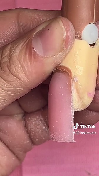 Acrylic Nail Shaping: 5 Steps for Beginners