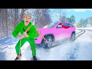 WE SPOTTED MYSTERY NEIGHBOR SPYING on SHARER FAM HOUSE!!