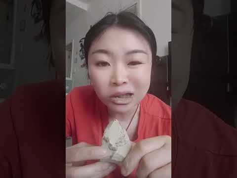 White clay eating + Swallowing