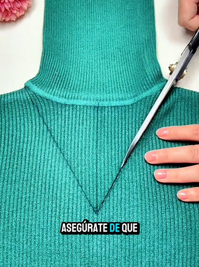 Convierte un suéter de cuello alto a cuello bajo en 5 pasos