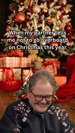 Pinky Promise 🤥 | Christmas Countdown UK