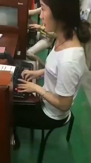 {meme} Japenese Office Girl Fast typing 443?!wpm 😨😱Fastest typer in the world 🔥😲