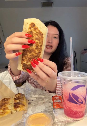 taco bell quesarito and cheesy dipping burritos mukbang #mukbang #eatwithme #eating #foodie #foodtok