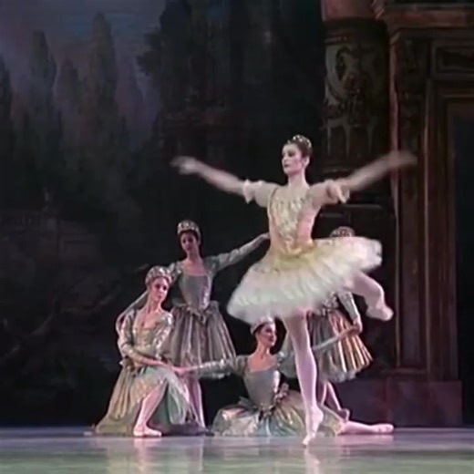 Aurélie Dupont in The Sleeping Beauty Ballet de l'Opéra National de Paris @aurelie__dupont #repost @artistry_of_ballet | Núcleo de Dança Carolina Cox