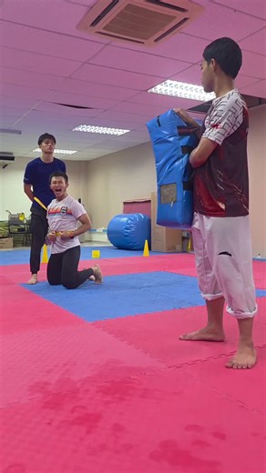 How you feel if you have athletes powerful on training ?? For me I really love to training athletes like this.. They show me how much they want to improve themselves..💪🏼🔥 No Pain No Gain..PAHANG FIGHTING 🤍🖤🥋👊🏼 #fyp #viral #taekwondo #training #foryou