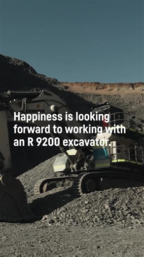 By the way: We proudly unveiled the R 9200 mining excavator fort the first time ten years ago. Congratulations and happy 10th anniversary! 🥳 #liebherr #mining #excavator #r9200 #heavymachinery #fyp