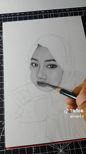 Tutorial Menggambar Sketsa Wajah Realis dengan Pensil