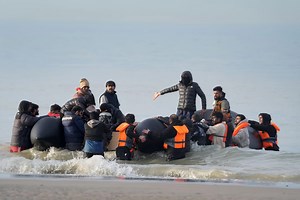 How many migrants crossed the Channel yesterday?