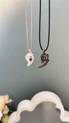 Best friend's locket with innovative design